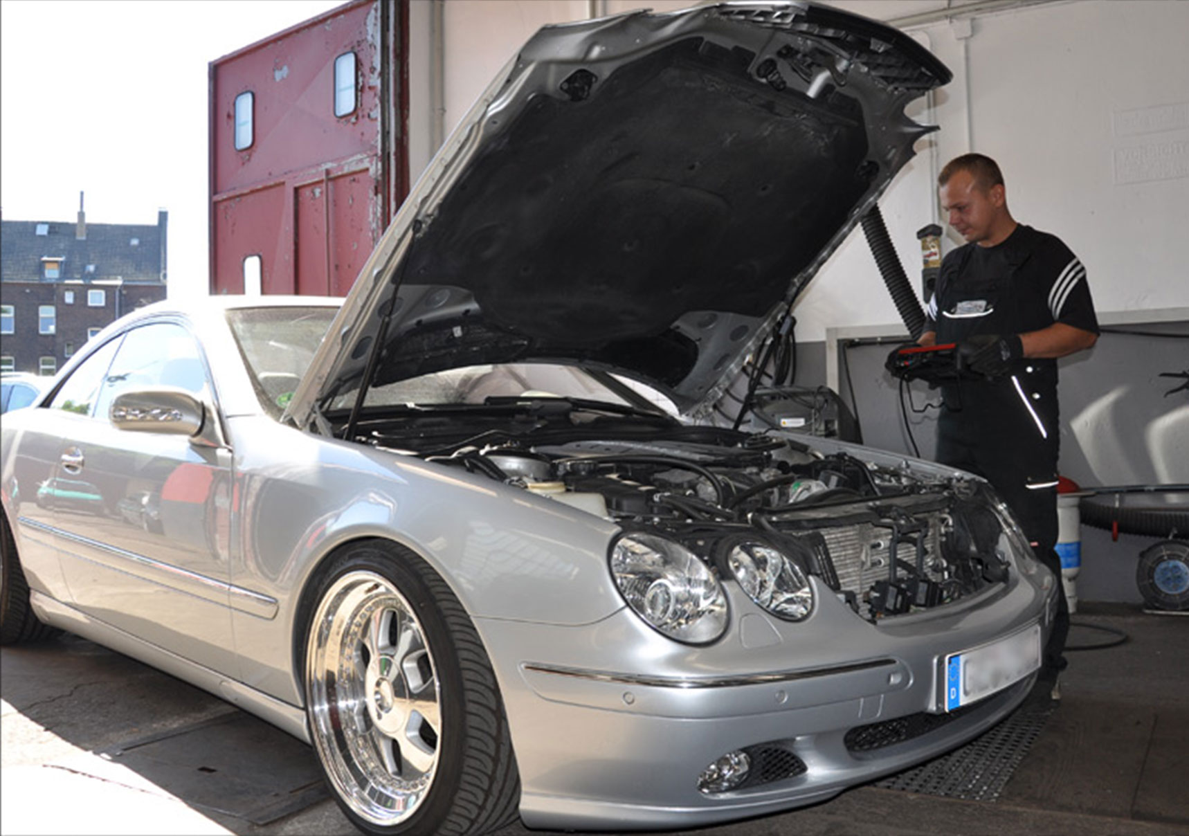 Wartung und Reparaturen